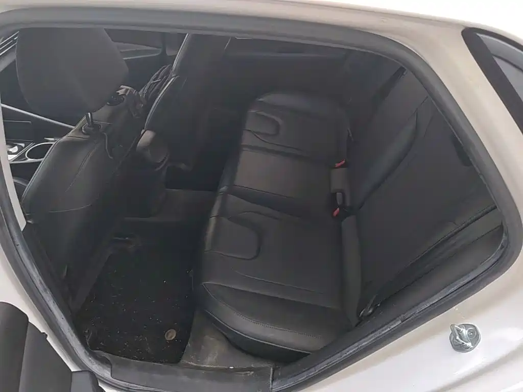Hyundai Elantra — миниатюра 17
