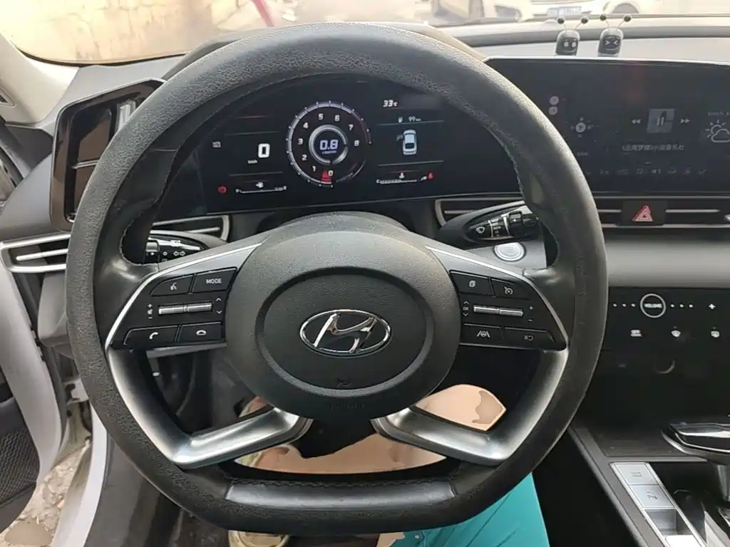 Hyundai Elantra — миниатюра 11