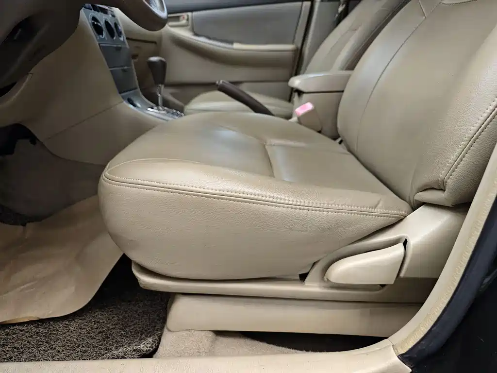 Toyota Corolla 2011 1.6L AT