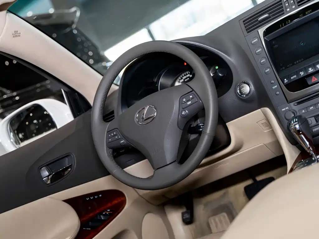 Lexus GS — миниатюра 12