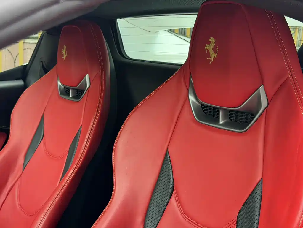 Ferrari 296 2022 3.0T V6 GTS