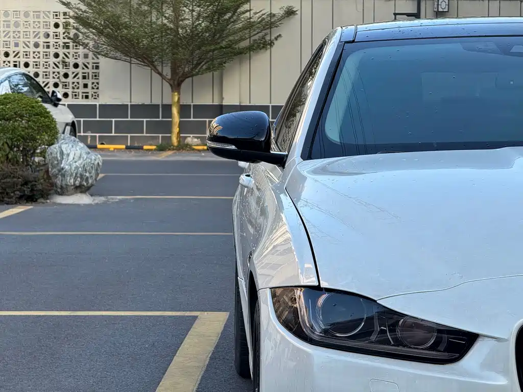 Jaguar XE — миниатюра 16