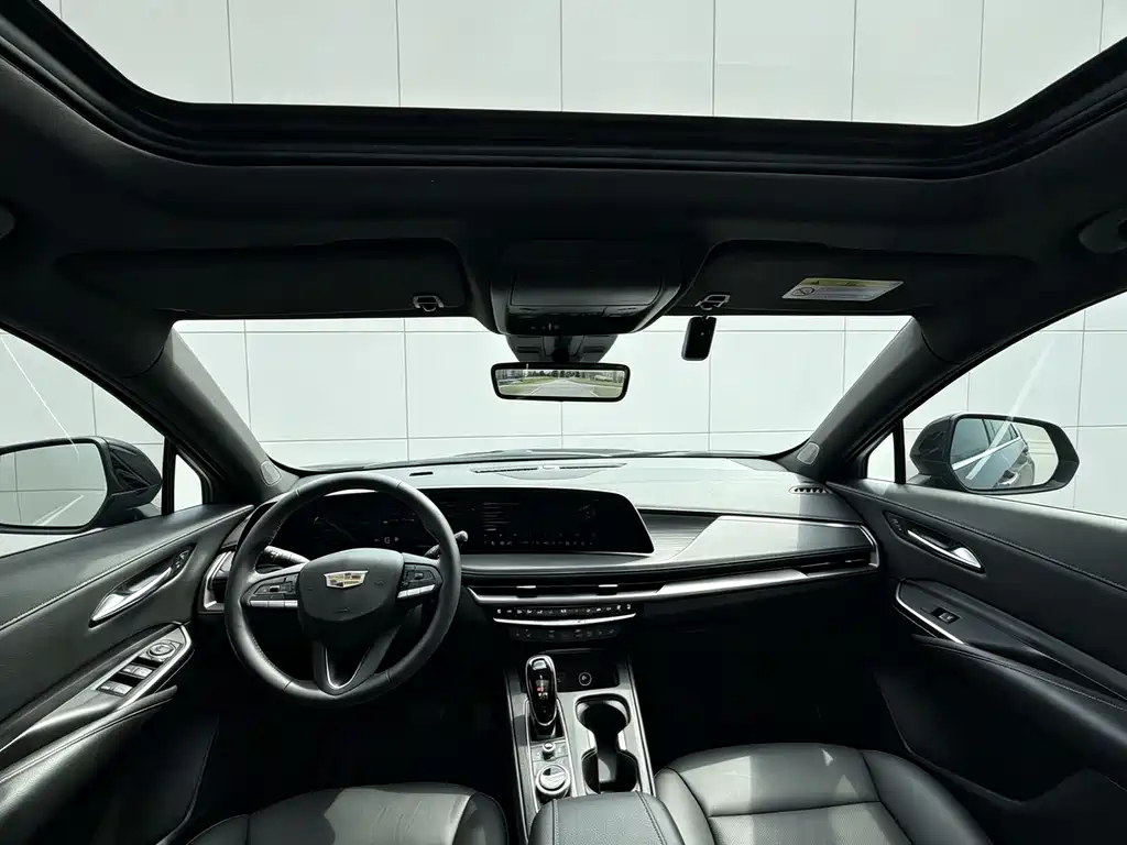 Cadillac XT4 2024 28T Luxury