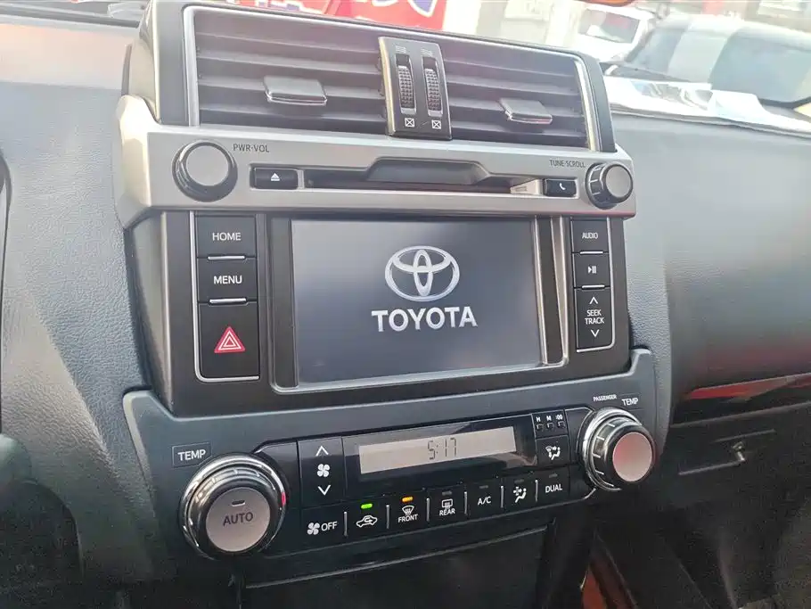 TOYOTA PRADO