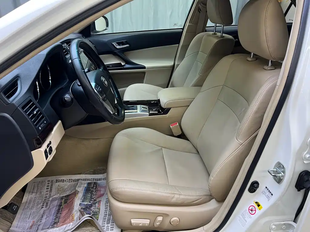 Toyota Reiz 2012 2.5V