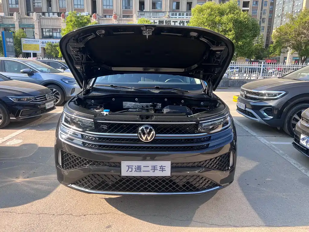 Volkswagen Tavendor 2023 380TSI R-Line