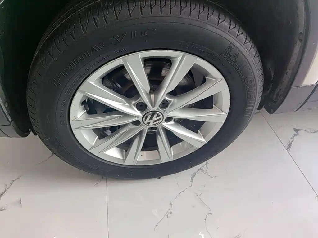 Volkswagen Tiguan — миниатюра 23