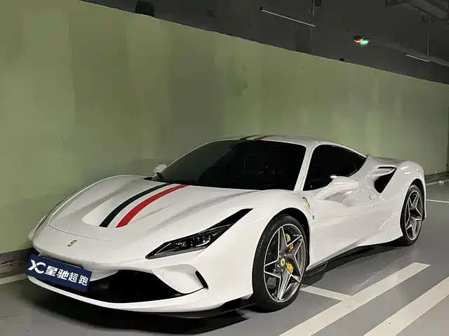 FERRARI F8 2020