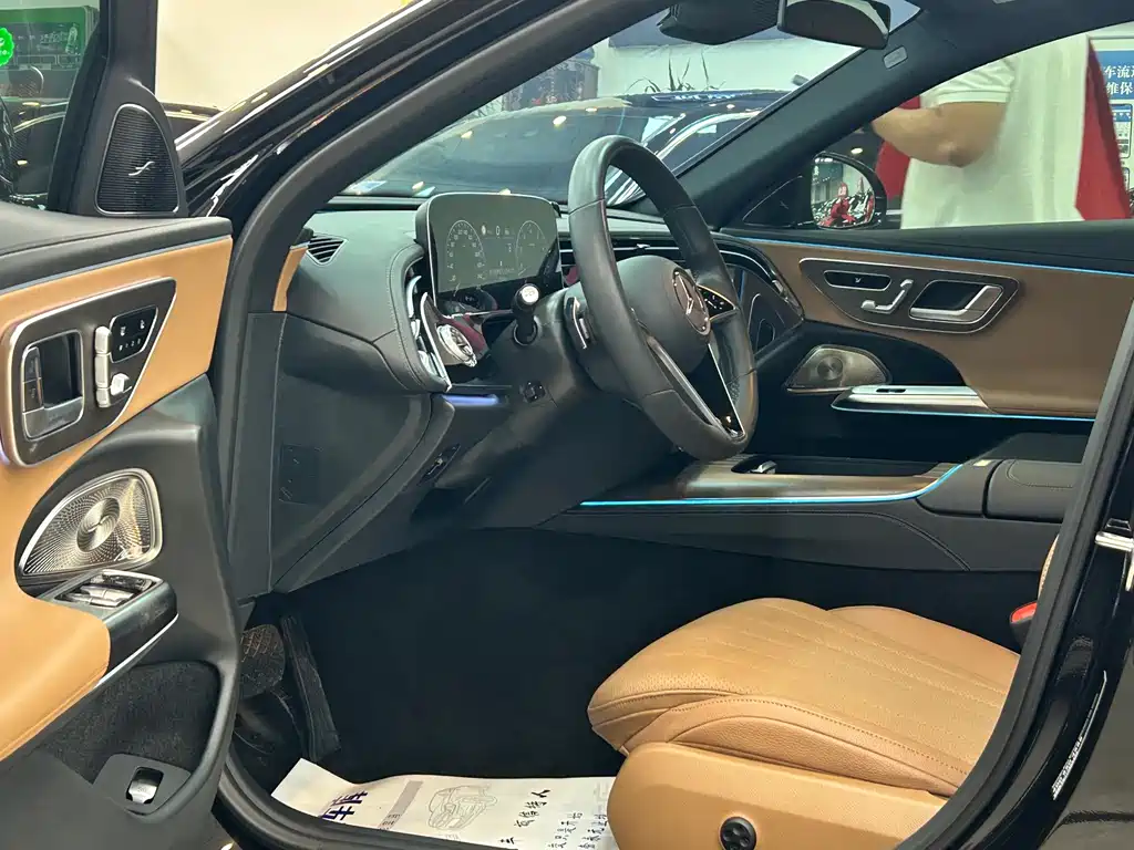 Mercedes-Benz E-Class — миниатюра 9