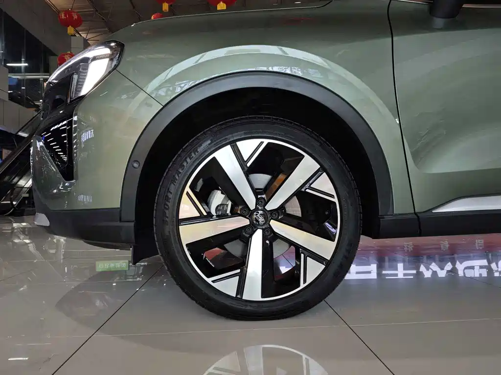 Ford Equator Sport — миниатюра 6