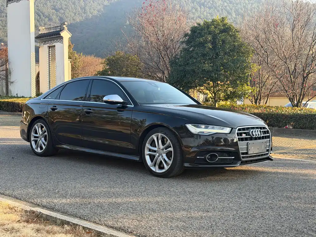 AUDI S6