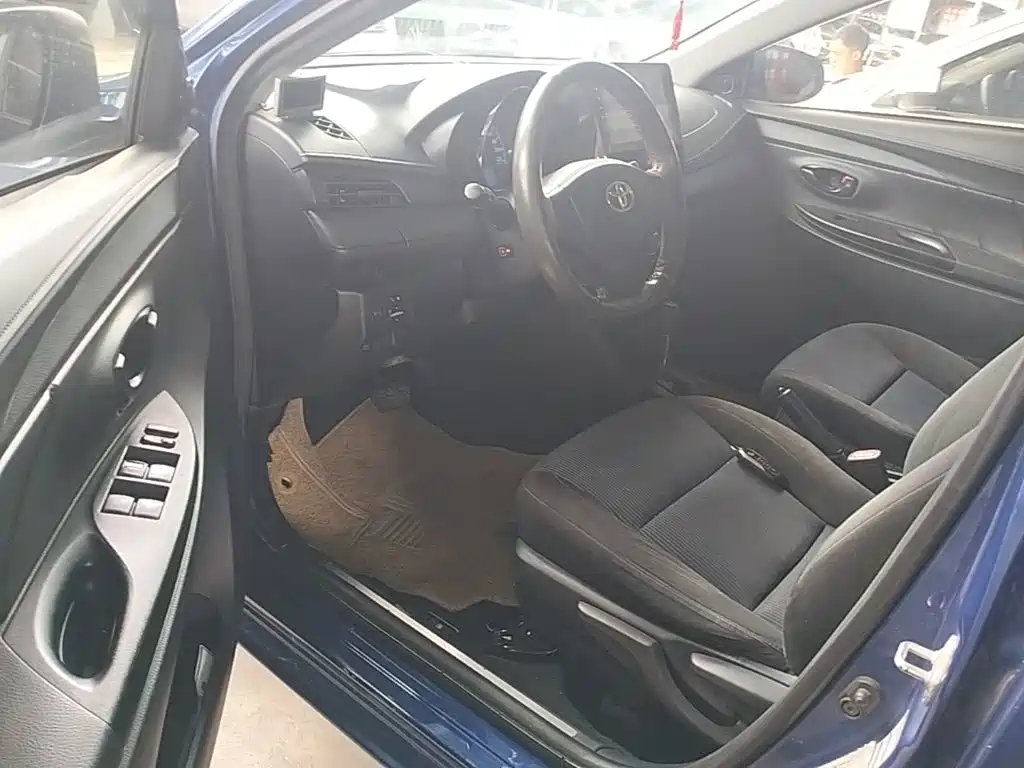 Toyota Yaris L — миниатюра 16