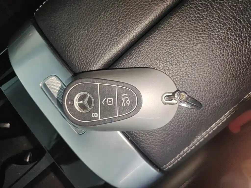 Mercedes-Benz C-Class — миниатюра 9