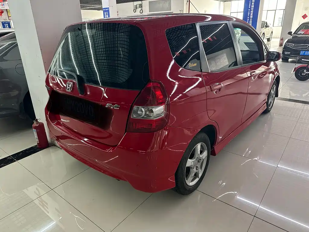 Honda Fit — миниатюра 6