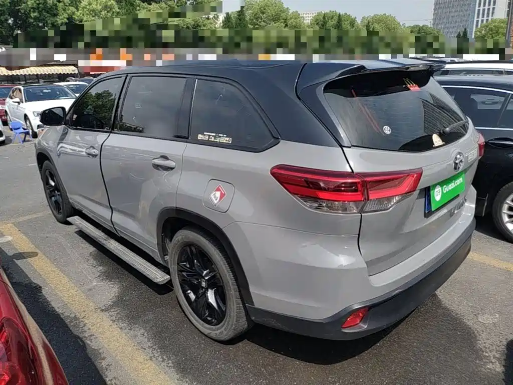 Toyota Highlander 2021 2.0T Luxury 7 мест