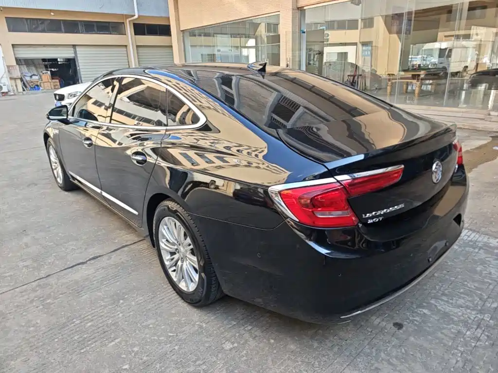 Buick LaCrosse — миниатюра 5
