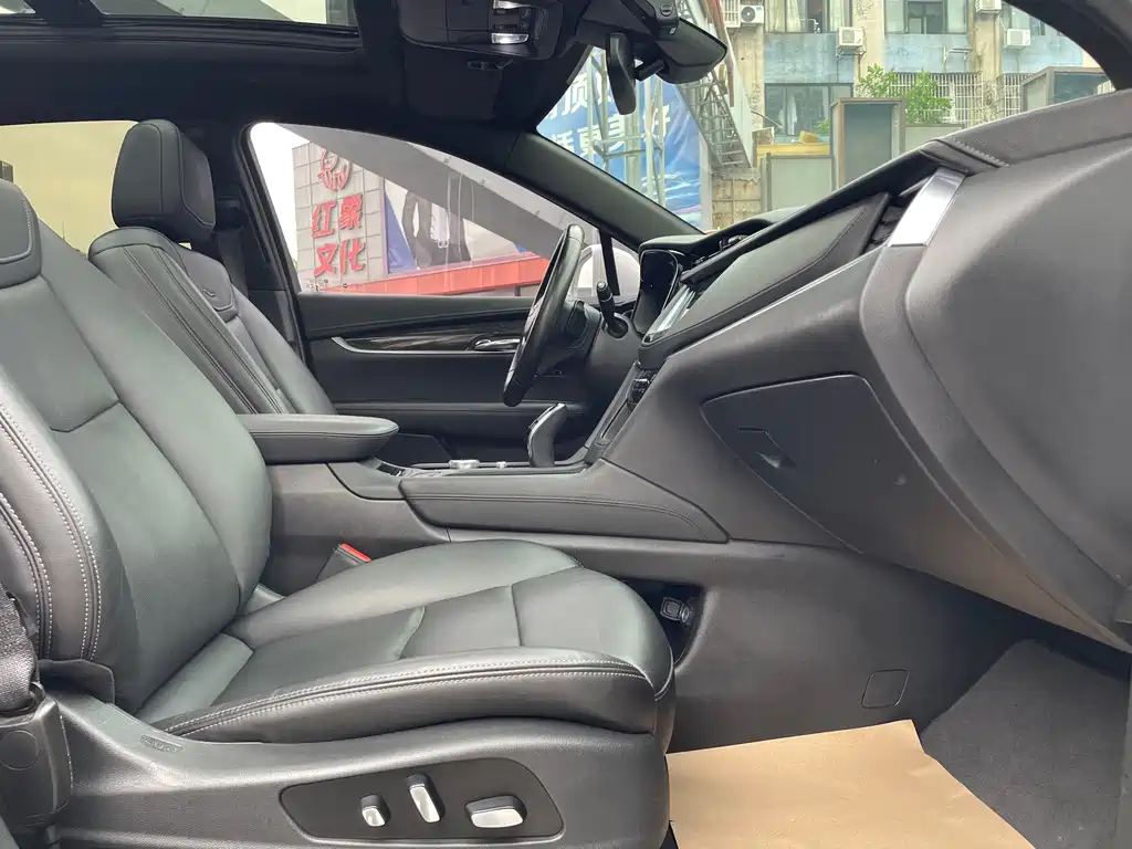 Cadillac XT5 — миниатюра 12