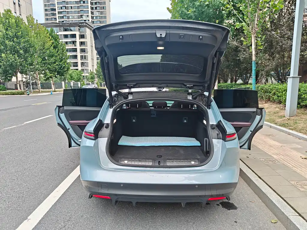 NIO ET5T — миниатюра 2