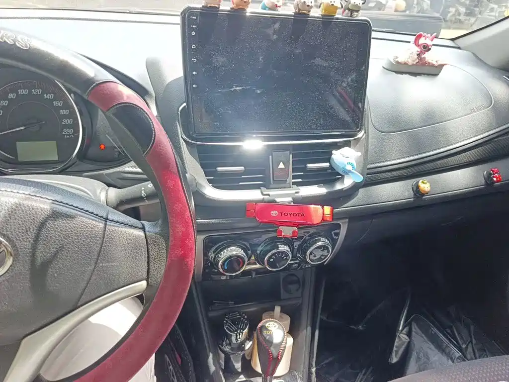Toyota Yaris L — миниатюра 9