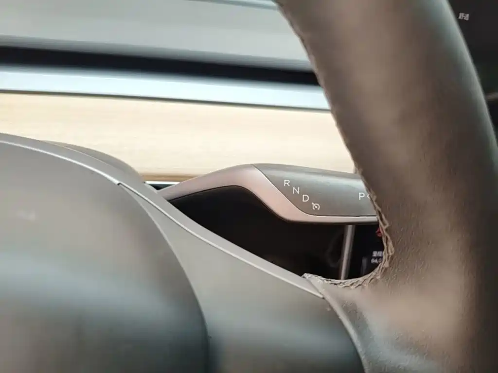 Tesla Model 3 — миниатюра 14
