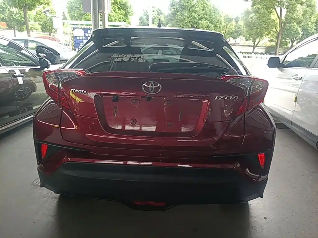 Toyota IZOA — миниатюра 6