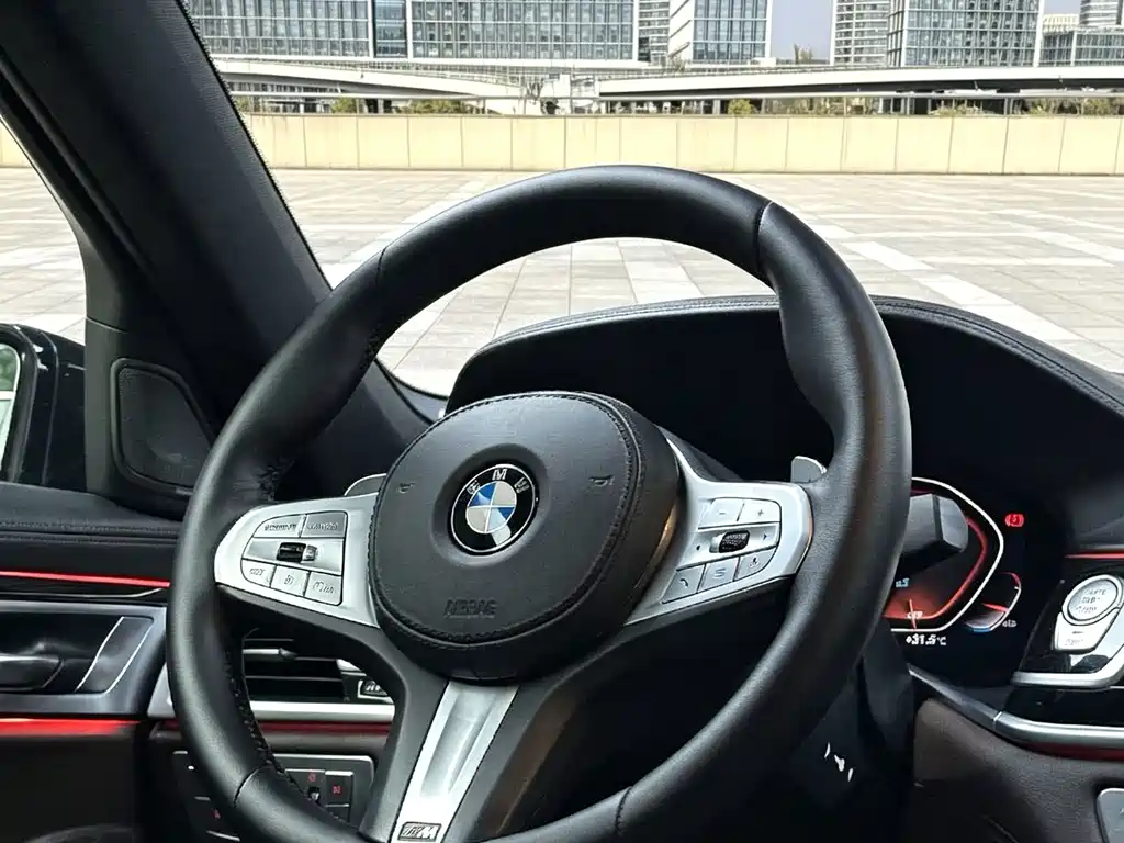 BMW 7 Series — миниатюра 4