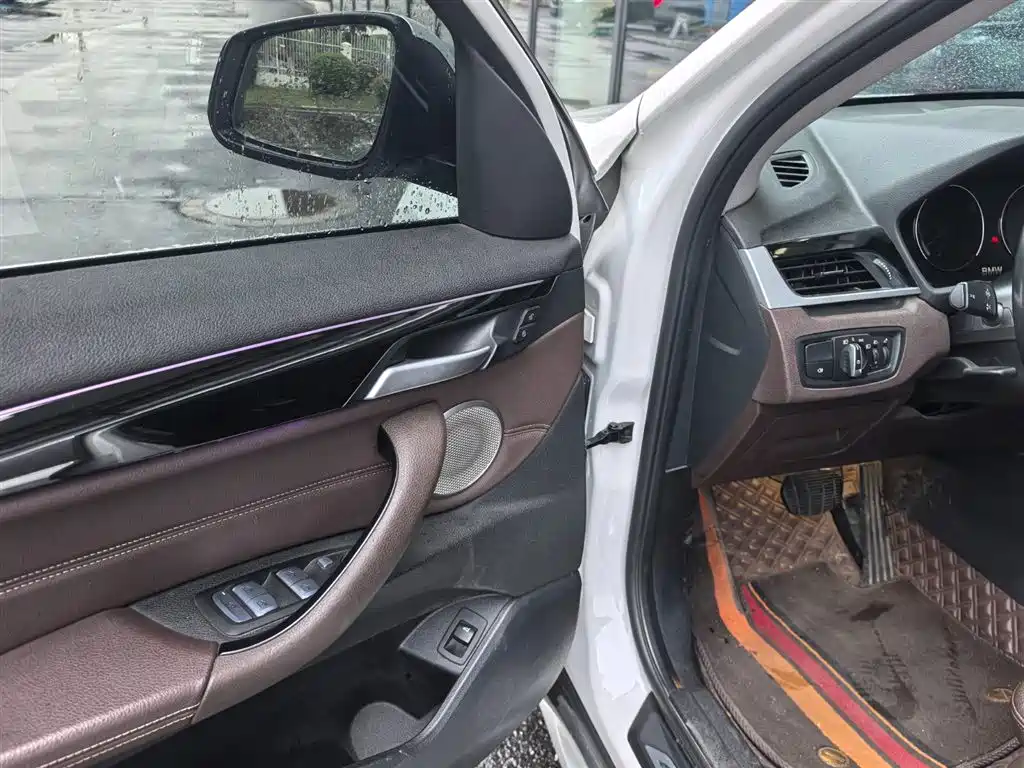 BMW X1 2022 sDrive25Li Lead
