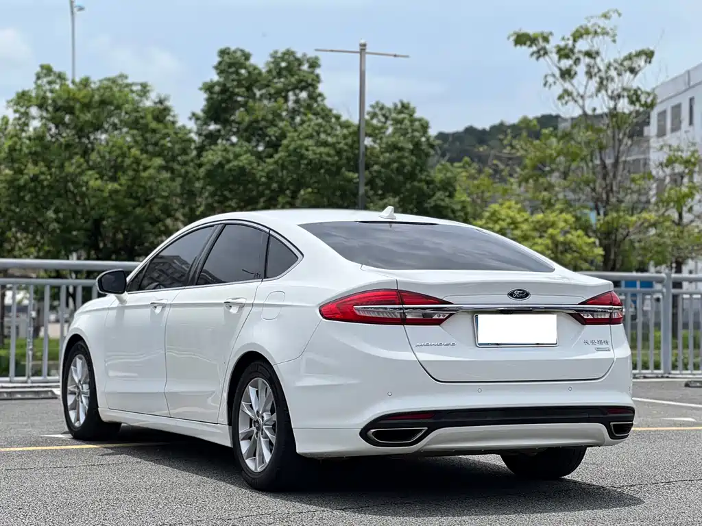 Ford Mondeo — миниатюра 18