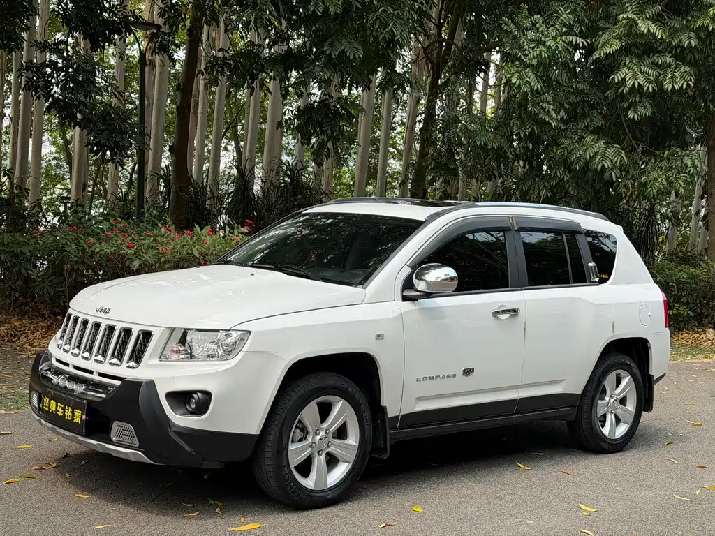 Jeep Compass (Import) 2013