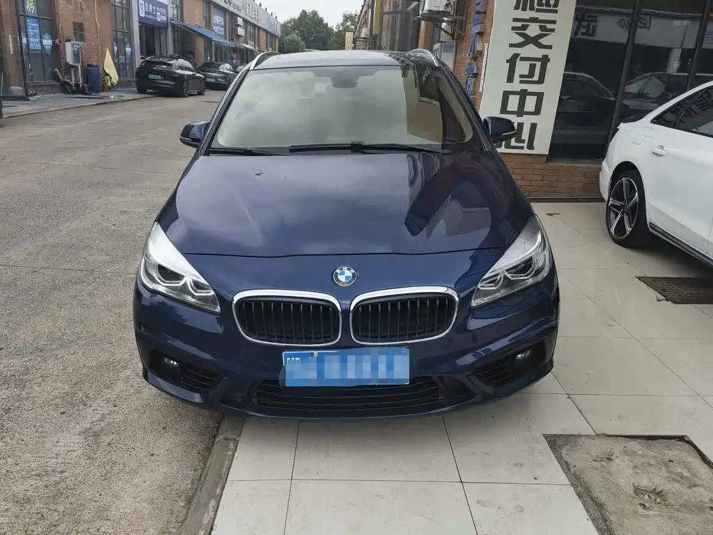 BMW 2 Series Active Tourer — миниатюра 2
