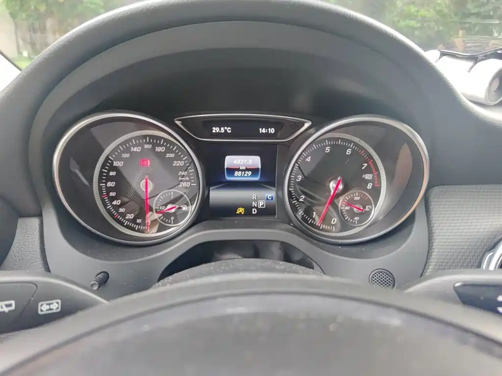 Mercedes-Benz GLA — миниатюра 8
