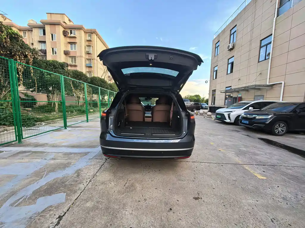 NIO ES8 — миниатюра 12