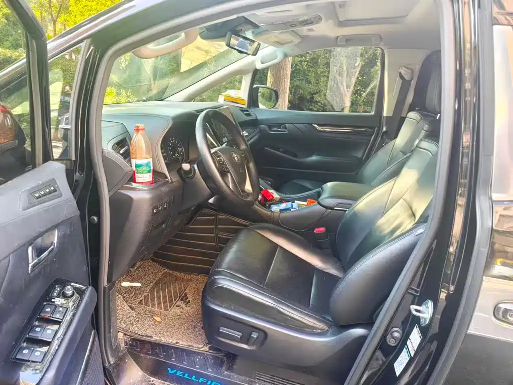 Toyota Vellfire — миниатюра 6