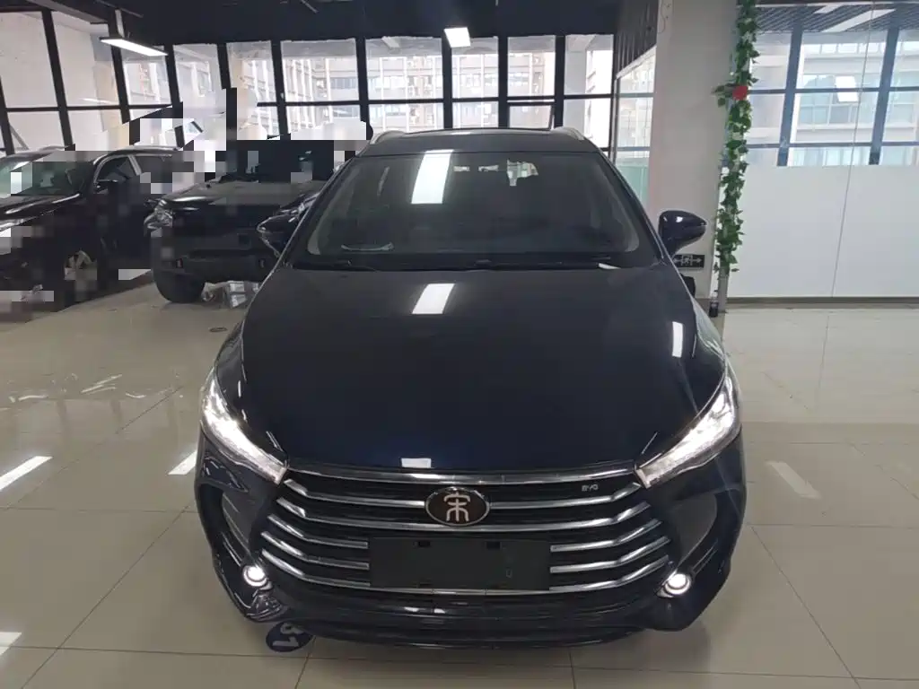 BYD MAX — миниатюра 3