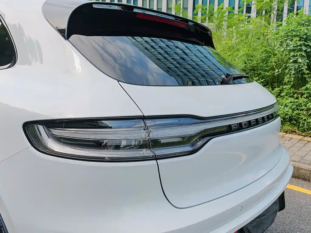 Porsche Macan — миниатюра 5