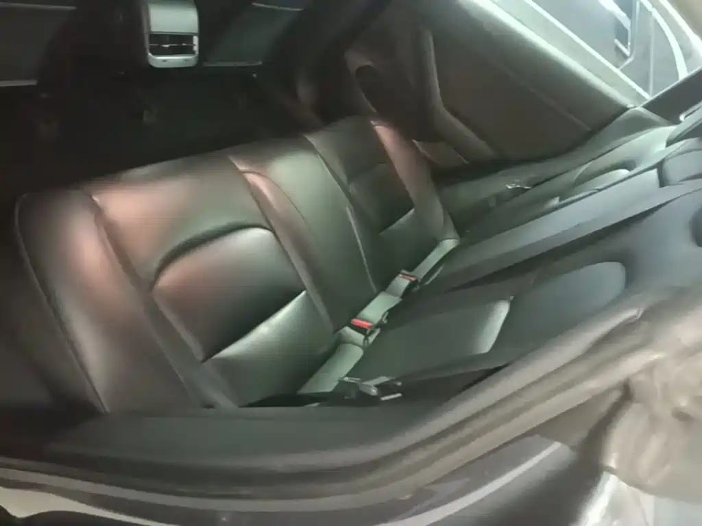 Tesla Model 3 — миниатюра 17