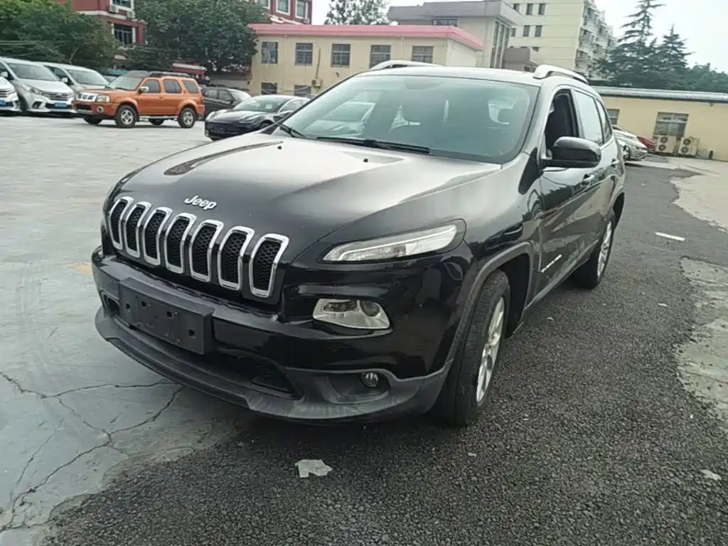 Jeep Cherokee — миниатюра 2