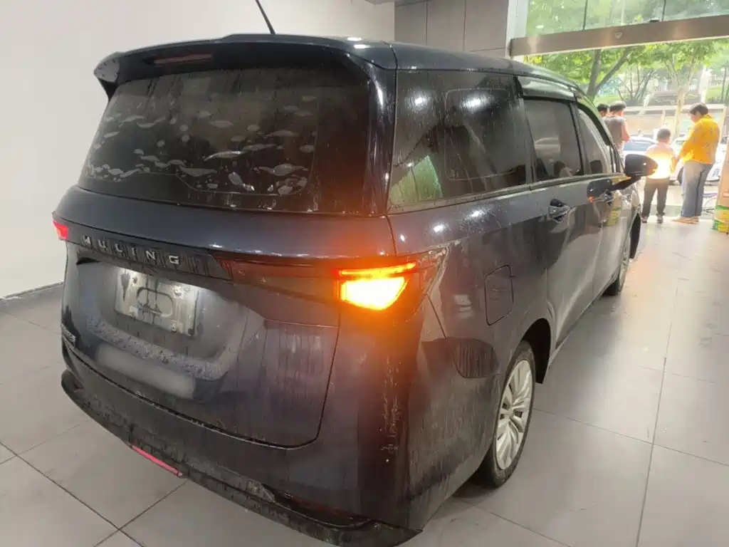 Wuling Jiachen — миниатюра 7