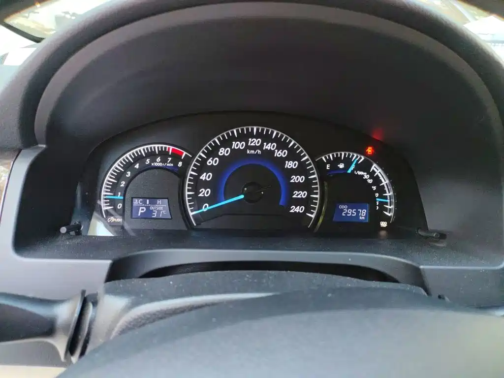 Toyota Camry — миниатюра 7