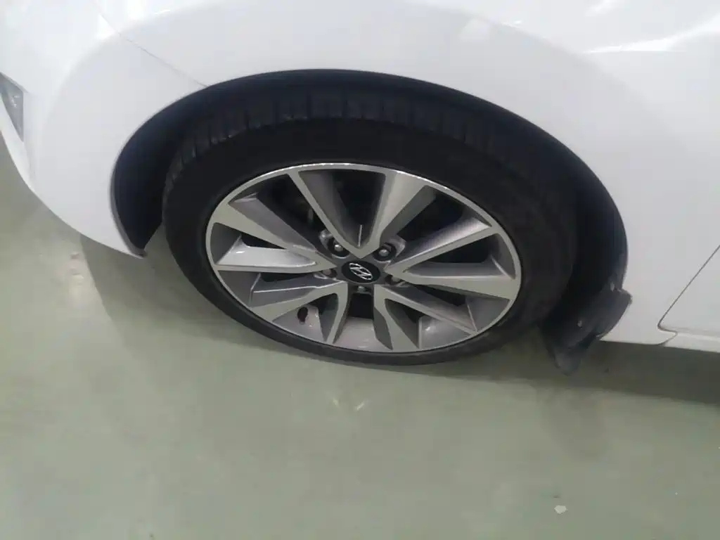 Hyundai Elantra Langdong — миниатюра 23