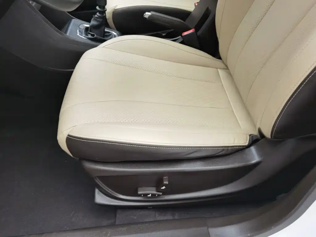 Baojun 310W — миниатюра 20