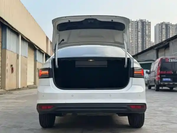 Volkswagen Lavida — миниатюра 17