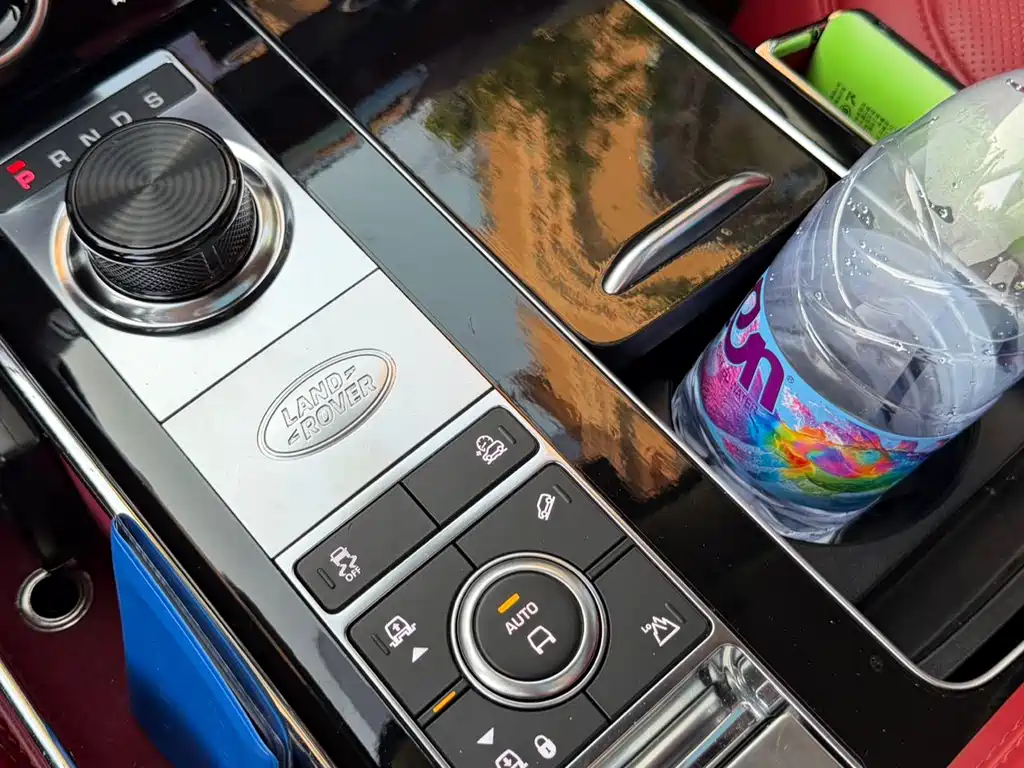 Land Rover Range Rover — миниатюра 8