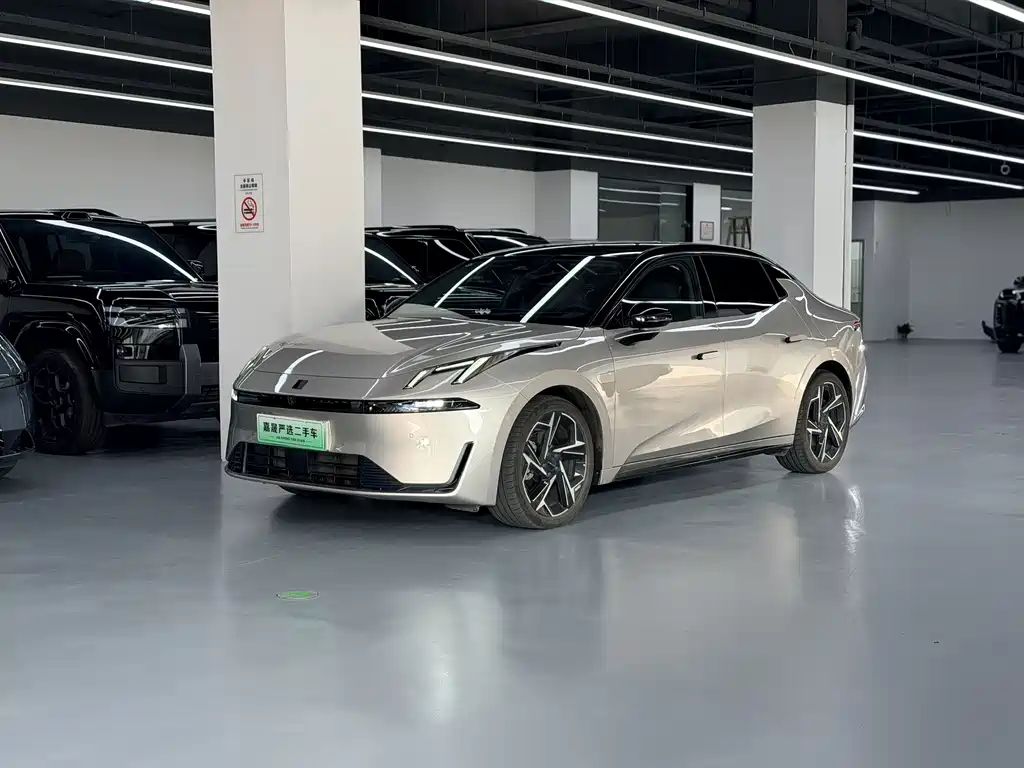 Lynk & Co 07 EM-P