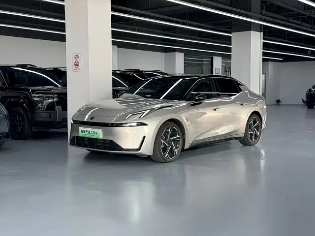 Lynk & Co 07 EM-P