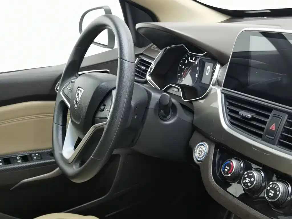 Baojun 310W — миниатюра 22