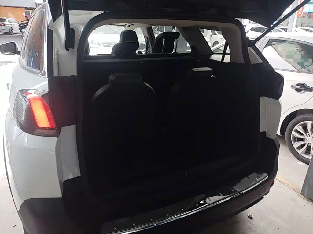 Peugeot 5008 — миниатюра 19