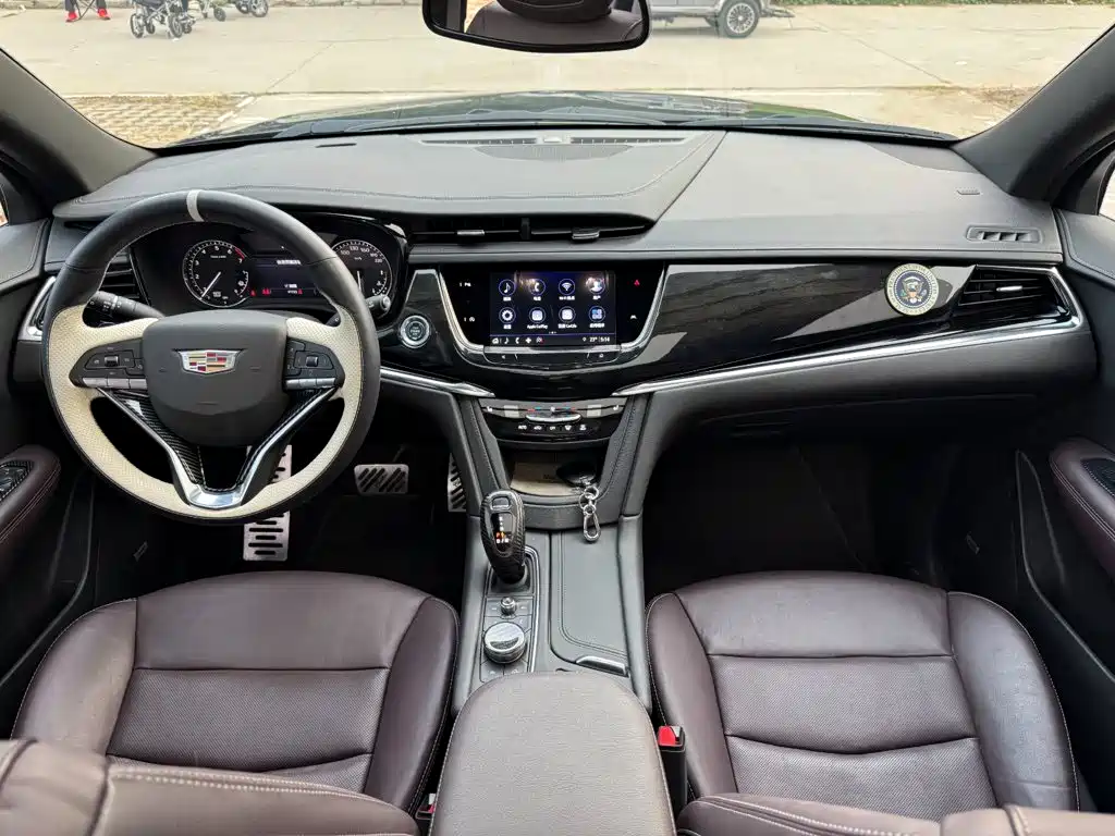 Cadillac XT6 — миниатюра 11