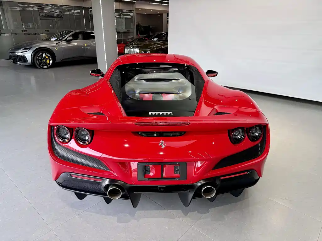 Ferrari F8 — миниатюра 4