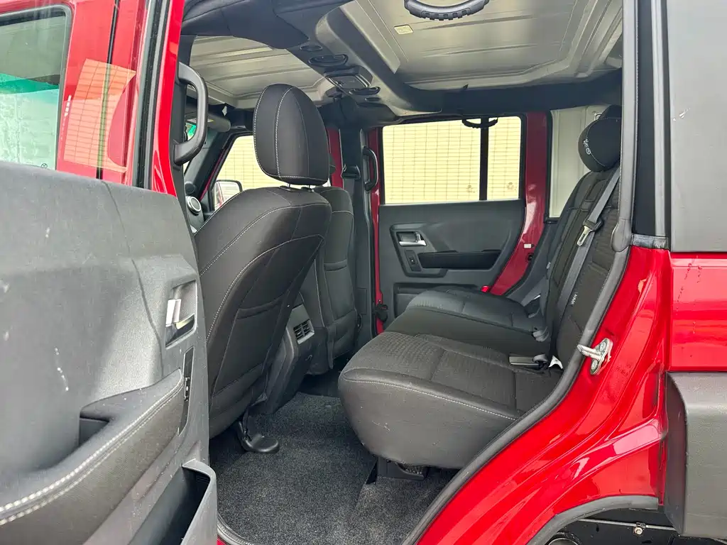 BAIC BJ40 2016 40L 2.0T MT Luxury